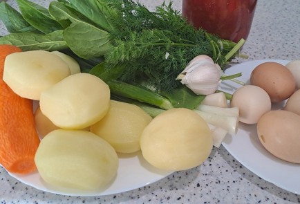 Фото шага рецепта Зеленый борщ на бульоне из индейки 189305 шаг 1  