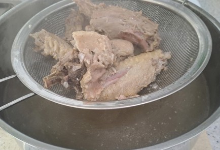 Фото шага рецепта Зеленый борщ на бульоне из индейки 189305 шаг 3  