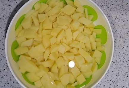 Фото шага рецепта Зеленый борщ на курином бульоне со свеклой 190328 шаг 3  