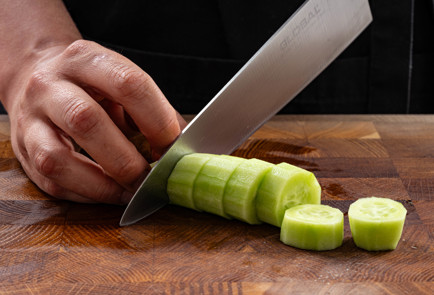 Фото шага рецепта Зеленый смузи с огурцом и шпинатом 189506 шаг 3  