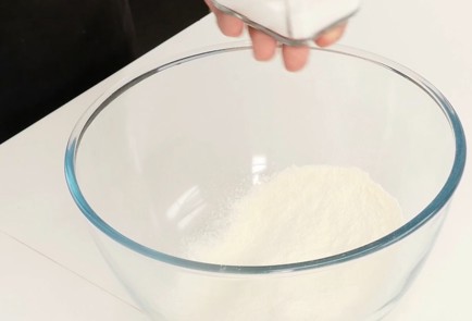 Фото шага рецепта Сосиски в кляре Жаба в норке 125294 шаг 4  