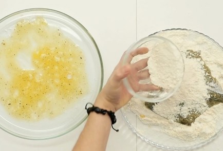 Фото шага рецепта Жареная камбала со сливочным маслом 53038 шаг 5