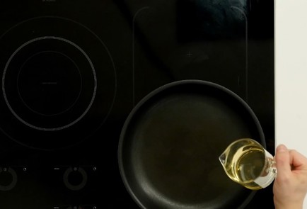 Фото шага рецепта Жареная камбала со сливочным маслом 53038 шаг 6