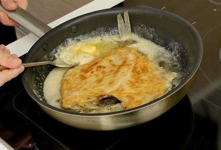 Фото шага рецепта Жареная камбала со сливочным маслом 53038 шаг 8