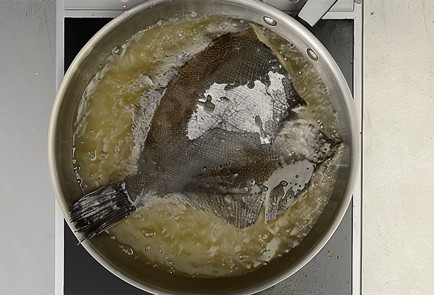 Фото шага рецепта Жареная камбала 50593 шаг 3