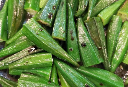 Фото шага рецепта Жареная бамия в чесночном соусе 173423 шаг 7  