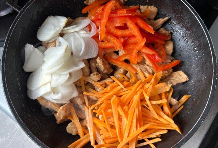 Фото шага рецепта Жареная фунчоза 186529 шаг 10  