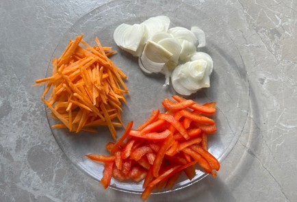 Фото шага рецепта Жареная фунчоза 186529 шаг 7  