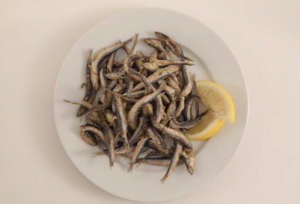 Фото шага рецепта Жареная хамса 69615 шаг 3  