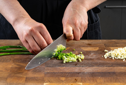 Фото шага рецепта Жареная камбала покорейски 191138 шаг 3  