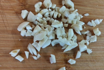 Фото шага рецепта Жареная картошка с чесноком и зеленью 189901 шаг 8  