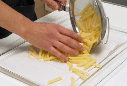 Фото шага рецепта Жареная картошка с грибами 139941 шаг 1  