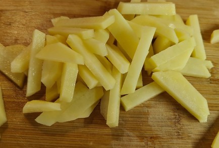 Фото шага рецепта Жареная картошка с лисичками 190177 шаг 3  