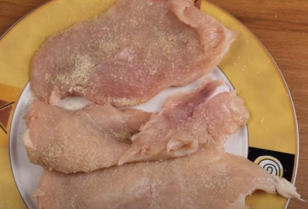 Фото шага рецепта Жареная курица с рисом понемецки гебакенесхенхен 151521 шаг 3  