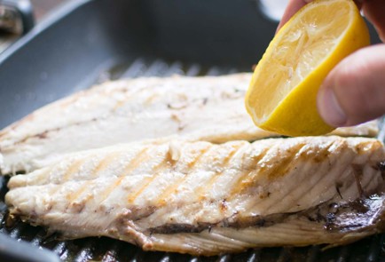 Фото шага рецепта Жареная скумбрия 139765 шаг 4  