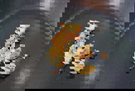 Фото шага рецепта Жареная утка с гарниром из цветной капусты 151124 шаг 5  