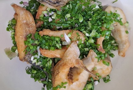 Фото шага рецепта Жареная щука с зеленым луком 189560 шаг 10  