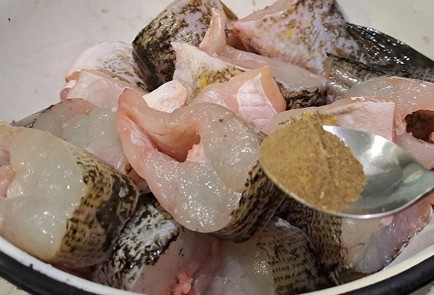 Фото шага рецепта Жареная щука с зеленым луком 189560 шаг 4  