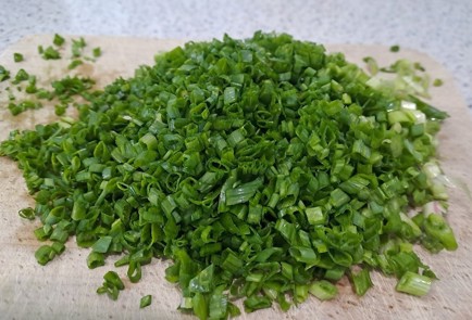 Фото шага рецепта Жареная щука с зеленым луком 189560 шаг 9  