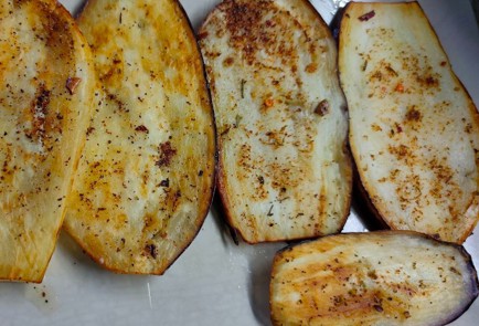 Фото шага рецепта Жареные баклажаны с помидорами 189872 шаг 9  