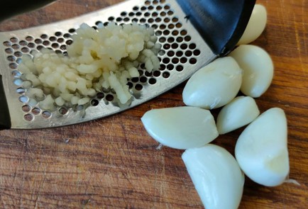 Фото шага рецепта Кабачки обжаренные со сметанночесночным соусом 189420 шаг 11  