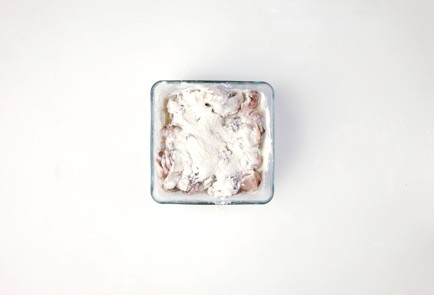 Фото шага рецепта Жареные кальмары с петрушкой и лимоном 57893 шаг 3