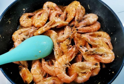Фото шага рецепта Жареные королевские креветки XXL 140013 шаг 12  