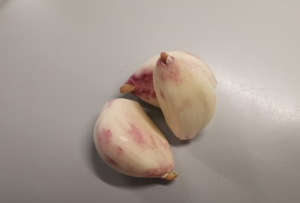 Фото шага рецепта Жареные креветки с чесноком 191040 шаг 1