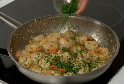 Фото шага рецепта Жареные креветки 140154 шаг 5  