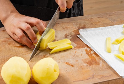 Фото шага рецепта Жареные лисички с картошкой 186760 шаг 2