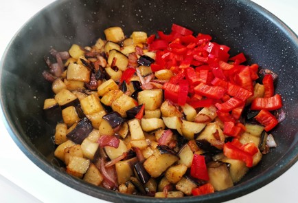 Фото шага рецепта Жареные опята с овощами 140867 шаг 14  