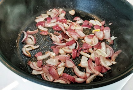 Фото шага рецепта Жареные опята с овощами 140867 шаг 6  