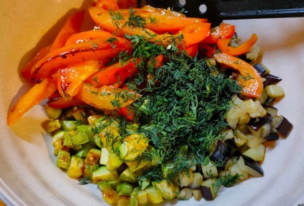 Фото шага рецепта Жареные овощи в пите 175956 шаг 15  