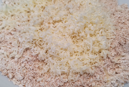 Фото шага рецепта Жареные палочки в кляре из кабачков с чесночным соусом 151551 шаг 6