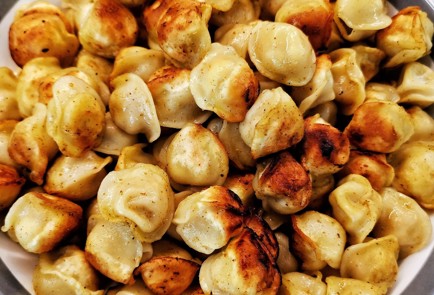 Фото шага рецепта Жареные пельмени карри 173419 шаг 10  