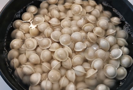 Фото шага рецепта Жареные пельмени карри 173419 шаг 2  