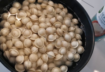 Фото шага рецепта Жареные пельмени карри 173419 шаг 3  