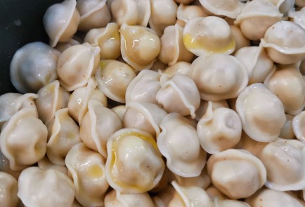 Фото шага рецепта Жареные пельмени карри 173419 шаг 7  