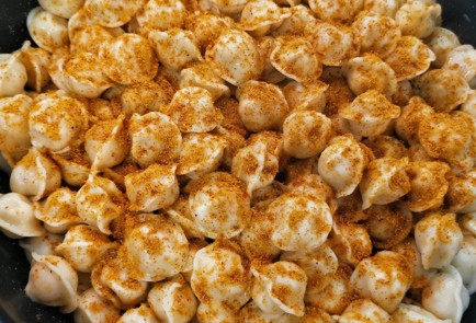 Фото шага рецепта Жареные пельмени карри 173419 шаг 8  