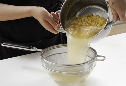 Фото шага рецепта Жареные пирожки с горохом 153125 шаг 10  