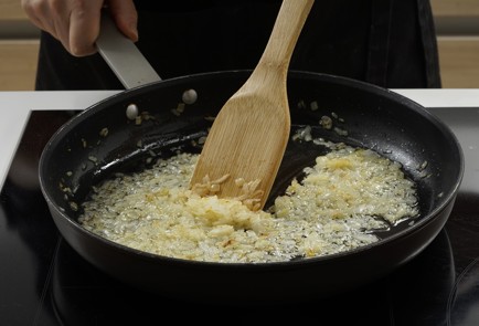 Фото шага рецепта Жареные пирожки с горохом 153125 шаг 9  