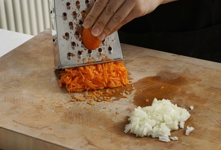 Фото шага рецепта Жареные пирожки с капустой 153128 шаг 7  