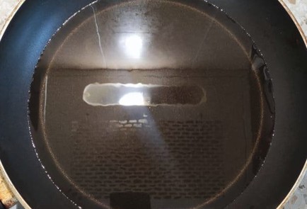 Фото шага рецепта Жареные пирожки с луком и яйцом 173611 шаг 14