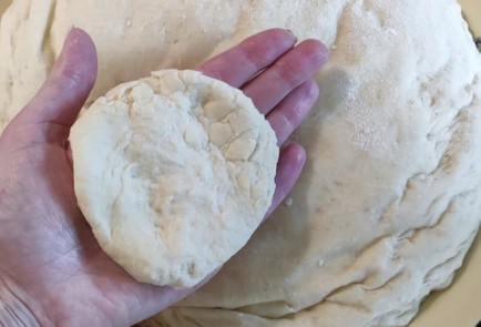 Фото шага рецепта Жареные пирожки с луком и яйцом 173611 шаг 16