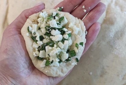 Фото шага рецепта Жареные пирожки с луком и яйцом 173611 шаг 17