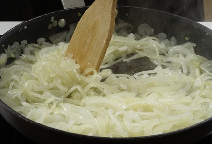 Фото шага рецепта Жареные пирожки с печенью 153127 шаг 7  