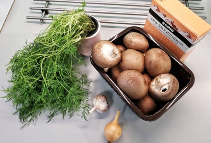 Фото шага рецепта Жареные шампиньоны подеревенски 140313 шаг 1  