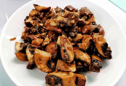 Фото шага рецепта Жареные шампиньоны подеревенски 140313 шаг 11  