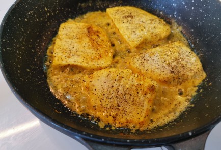 Фото шага рецепта Жареный адыгейский сыр карри 186848 шаг 8  