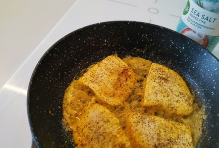 Фото шага рецепта Жареный адыгейский сыр карри 186848 шаг 9  